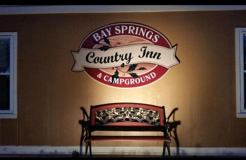 Centre Hotel | Bay Springs Country Inn & Marina