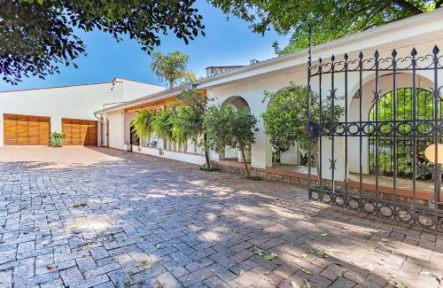 Baileys Muckleneuk House | Bay Tree Guest House