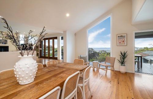 Dromana House | Bay Views From Drury Lane with Solar Heated Pool and Gas Heated Spa