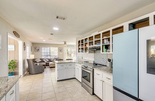 Florida Panhandle House | Bayfront Haven: Group Getaway in Milton!