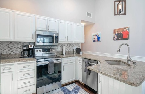 Avalon House | Bayfront Townhome with 4 bedrooms pet friendly in beautiful Avalon.