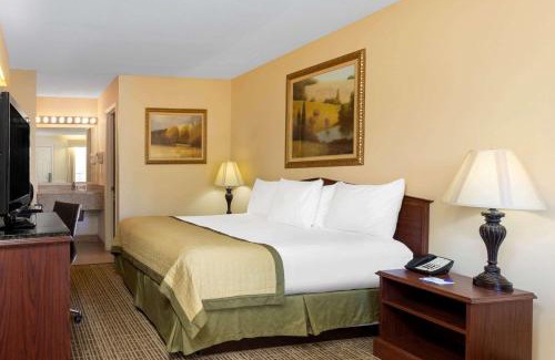 Easley Hotel | Baymont by Wyndham Easley/Greenville