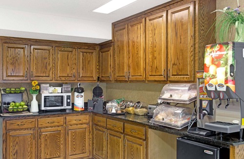 Sanford Hotel | Baymont by Wyndham Sanford