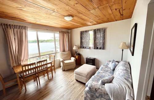 Carling Cottage | Bayshore Cottage - Off on the point by itself