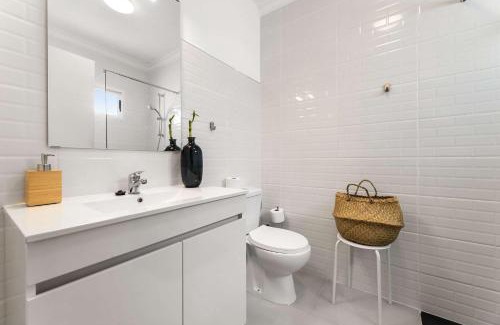Los Cocoteros Apartment | Bayside Cocoteros Hideaway Coco Breeze