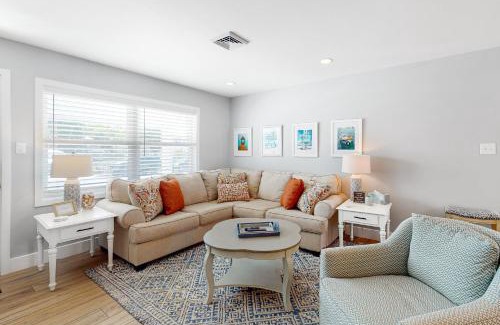 Little Salisbury House | Bayside Getaway on 87th