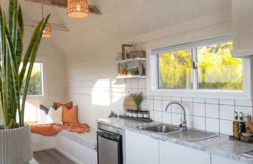 Warrenben House | Bayside Glamping's Tiny House - Off-Grid Eco-Luxe Stay In Marion Bay