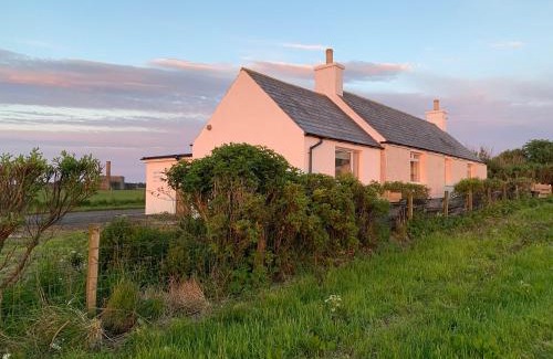 Hunspow Apartment | Bayview Cottage, Dunnetbay accommodation