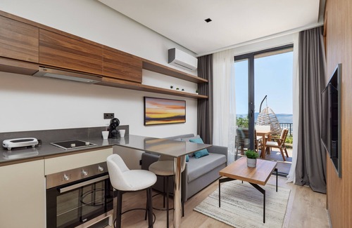 Kotor Apartment | Bayview Hills Luxury Residences