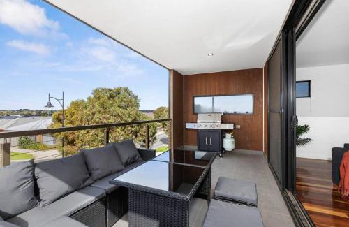 Curlewis House | Bayview Luxe- Sleeping 14, Pet Friendly, Views- 4 bedroom, lounge with sofa beds