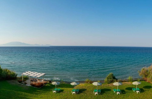 Amoudi Apartment | Baywatch 7 right on the water