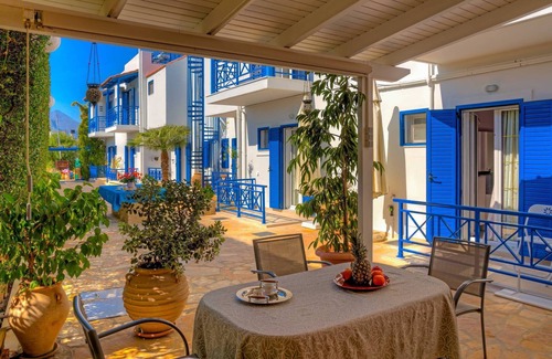 Agios Dimitrios Apartment | Bbq, balcony, 42mbps, king, backyard, full Kitchen-1