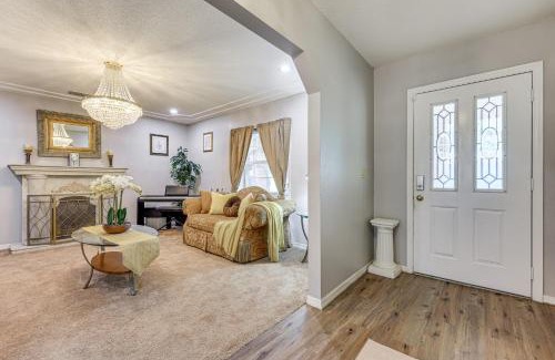 Edgar House | BBQ Ready Hawthorne Home with Screened-In Patio