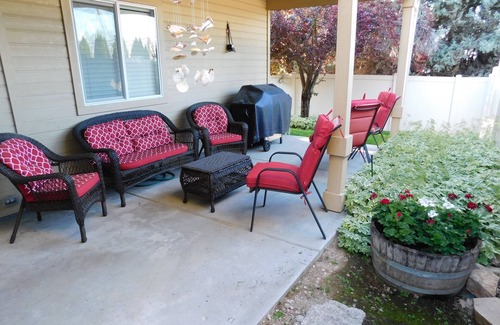 Meridian House | Be our Guest- Close to everything! Boise- Meridian - Eagle - I-84 w/pool