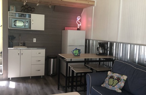 Vandalia Cottage | Be Our Guest-House on Lewis Lake