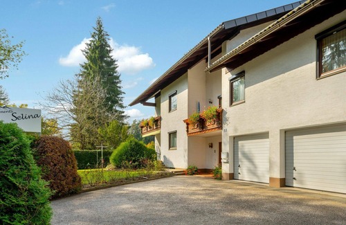 Unterburg am Klopeiner See Apartment | Beautiful apartment for 4 guests with WIFI, TV, balcony and parking