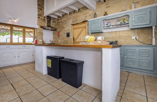 Armillac House | Beautiful holiday home with private swimming pool and beautiful view