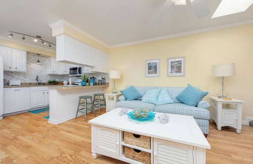Kitty Hawk Condo | Beach Access - Cozy 2-BD Pet Friendly Kitty Hawk Condo with pool, W&D, tennis