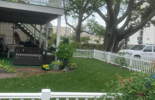 Dam Neck House | beach and boardwalk fun 3 1/2 block away -convention center 5 minuets away