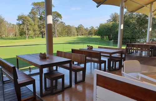 Batemans Bay House | BEACH AND GOLF RESORT