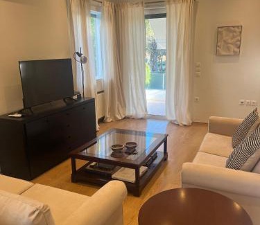 Vouliagmeni Apartment | Beach Bliss Studio