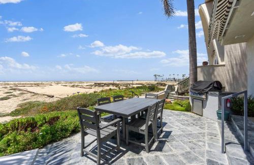 Balboa Peninsula House | Beach Break by AvantStay Oceanfront View Patio