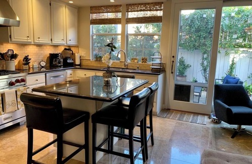 San Juan Capistrano House | Beach & Equestrian living with community pool, jacuzzi, gym, & pickleball courts