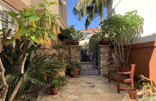 San Juan Capistrano House | Beach & Equestrian living with community pool, jacuzzi, gym, & pickleball courts