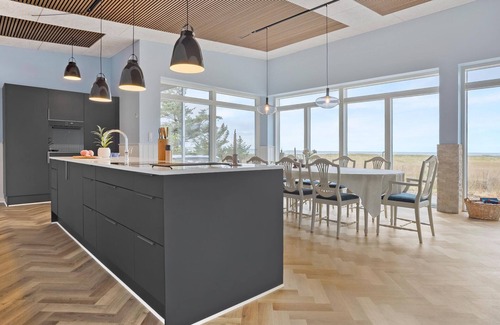 Oddesund Syd House | Beach front home in Thyholm with sauna
