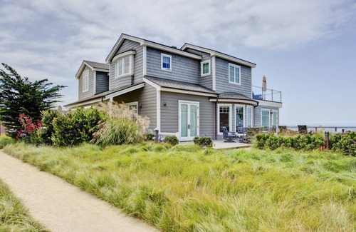 Toro Canyon Apartment | Beach front Sea Loft in Santa Barbara. Weekly discounts. Best beach sunsets!