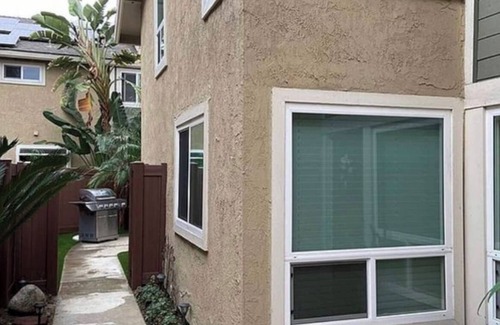 East Side Costa Mesa House | Beach house, Back Yard,Pet Friendly, East side Costa Mesa, EV Charger