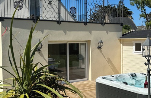 Guisseny Villa | Beach House - hot tub - sauna - chimney - between two sandy beaches