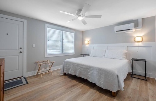 Yaupon Beach House | Beach House OKI - Premium King Suite in hotel on Oak Island, North Carolina