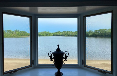 Saint Mary Of The Woods House | Beach House on Lake