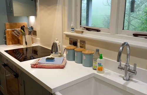 Burgh Island Cabin | 'Beach House' style cabin in secluded valley 1 mile from Bantham beach