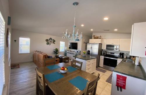 Hutchinson Island South Cottage | BEACH HOUSE Walk to Private Beach, Pool, & Restaurants