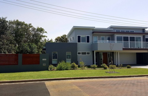 Werri Beach House | Beach House with pool