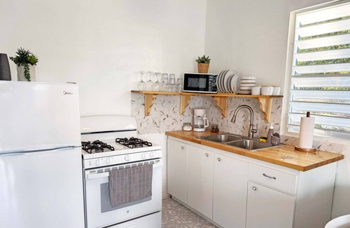 Montalva House | Beach House with Pool in Playa Santa - Casa Perla