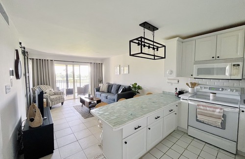 Fort Pierce Villa | Beach paradise found! “Heavenly Views” 1/1 villa steps away from beach and pool.