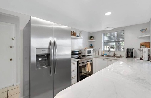 Deerfield Beach House | BEACH PARADISE - Family Fun Beach Home Large 2 Bedroom, Big Terrace, walk to Be