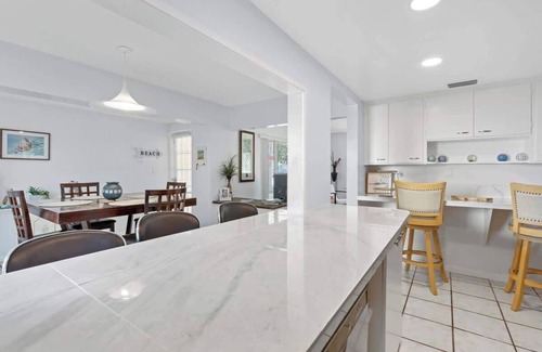 Deerfield Beach House | BEACH PARADISE - Family Fun Beach Home Large 2 Bedroom, Big Terrace, walk to Be