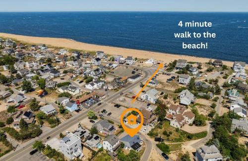 Newbury House | Beach Plum Cottage Steps to Beach Loft AC