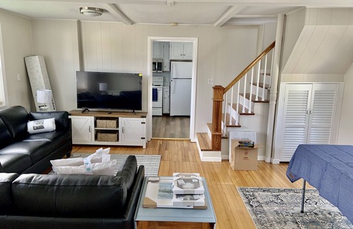 Niantic House | Beach Ready 3-bdrm house, Short Walk to Private Beach and Park, Lots of Parking