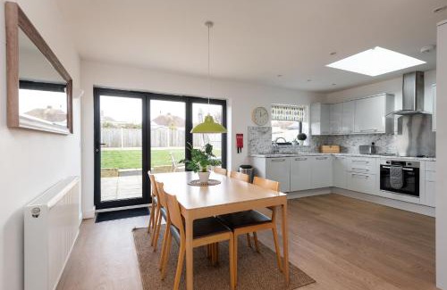 Swalecliffe House | Beach Retreat