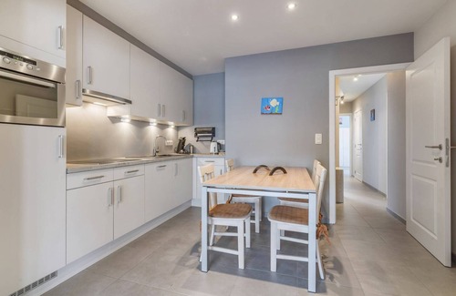 Blankenberge Apartment | Beach Retreat w/Terrace & Wi-Fi