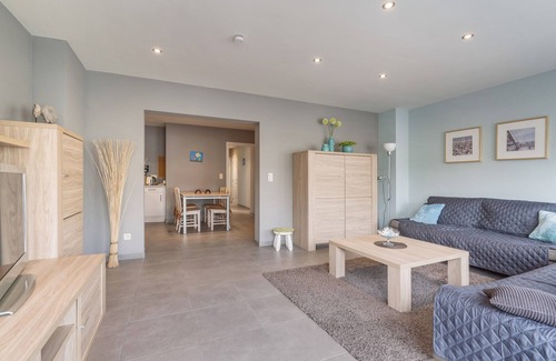 Blankenberge Apartment | Beach Retreat w/Terrace & Wi-Fi