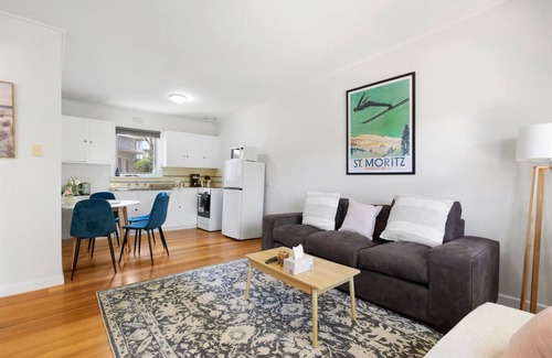 Torquay House | Beach Shack: 2 BR, 1 BA in Torquay, Sleeps 4