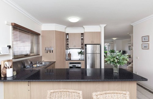 Warrnambool House | "Beach Side" Warrnambool CBD