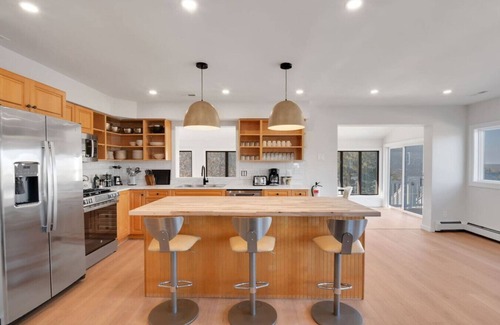 Town Bank House | Beach Therapy - Sleeps 17