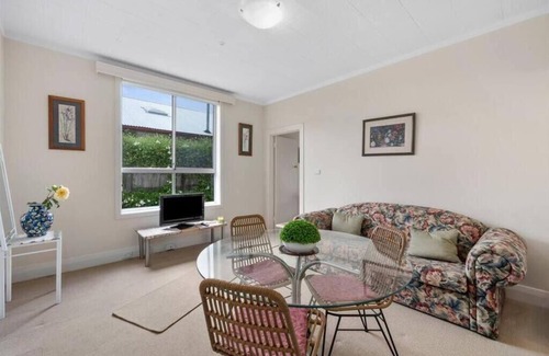 Rippleside Cottage | Beach View Rippleside Home